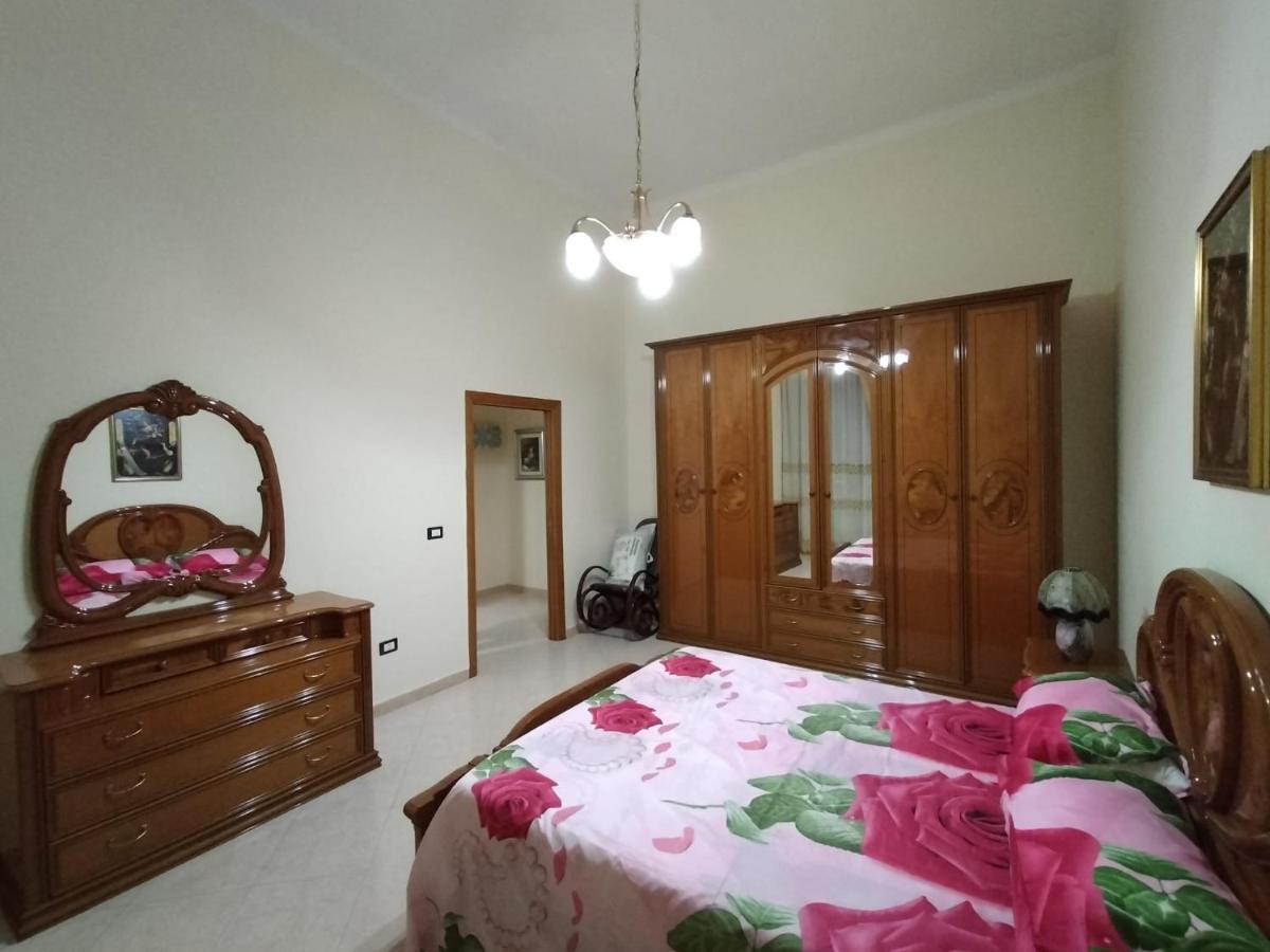 Casa Vacanze Al Castello Трани Экстерьер фото