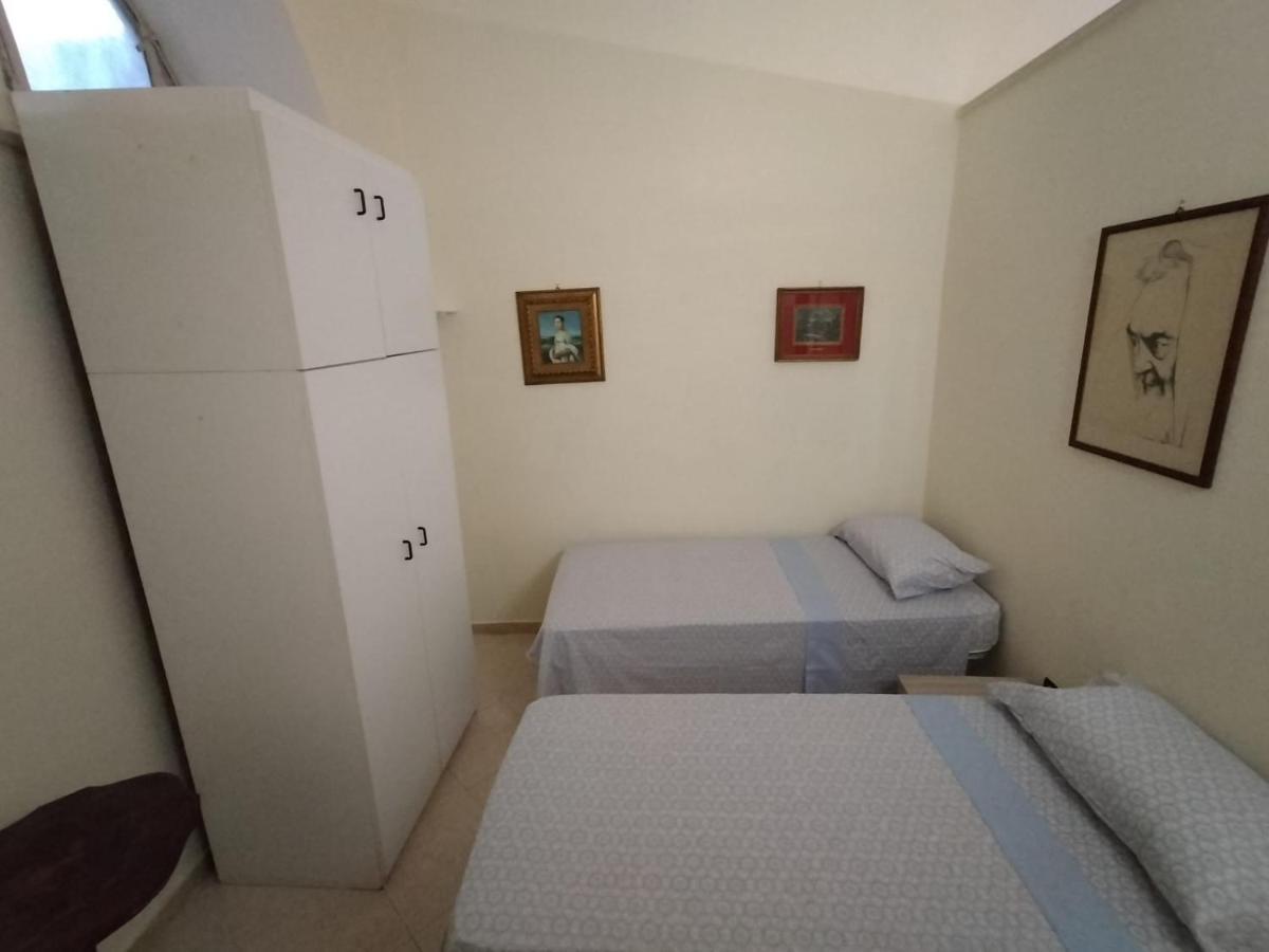 Casa Vacanze Al Castello Трани Экстерьер фото