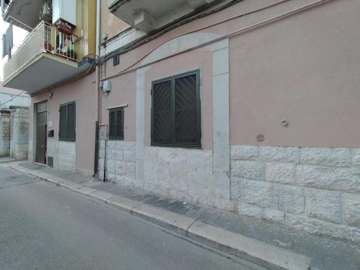 Casa Vacanze Al Castello Трани Экстерьер фото